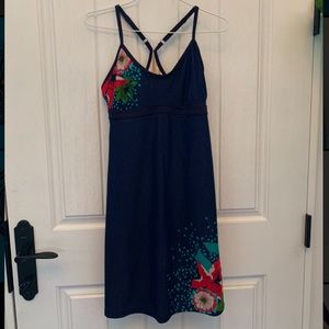 Athleta active dress w/ shelf bra
